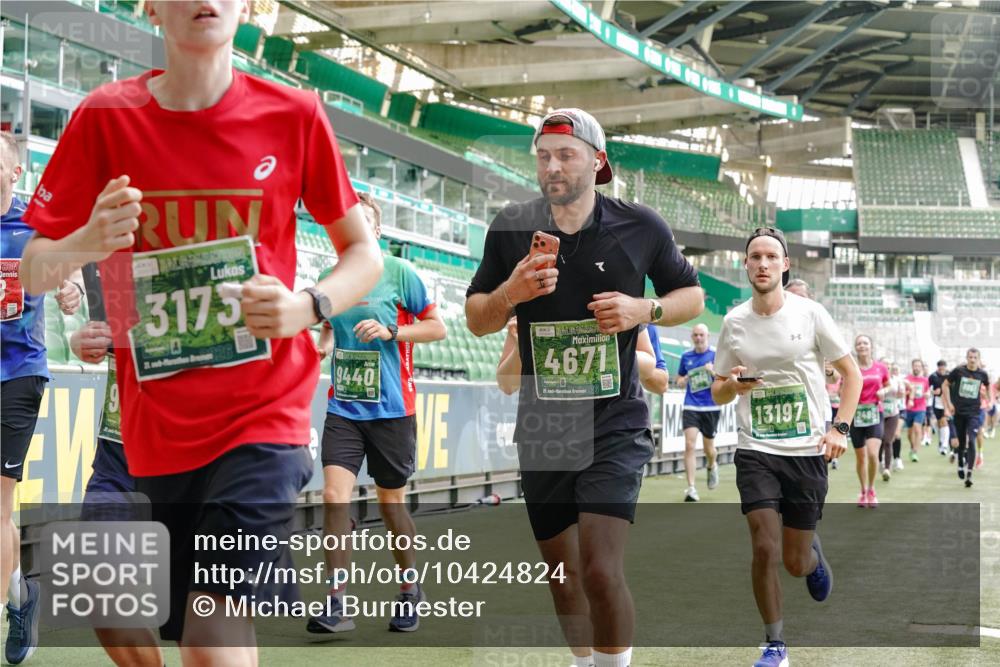 13.09.2026 - 21. swb-Marathon Bremen Michael Burmester http://msf.ph/oto/10424824 13.09.2026 13:01:16 Laufen im Stadion 135, 150, 242, 260, 282, 318, 342, 440, 531, 651, 687, 930, 946, 1006, 1067, 1209, 1368, 1436, 1448, 1493, 1494, 1582, 1650, 1861, 1896, 1935, 1963, 2033, 2047, 2062, 2088, 2293, 2306, 2322, 2370, 2409, 2427, 2485, 2490, 2491, 2517, 2560, 2561, 2627, 2638, 2658, 2686, 2700, 2708, 2781, 2906, 2914, 2967, 2987, 3076, 3105, 3145, 3168, 3173, 3273, 3294, 3334, 3354, 3372, 3374, 3375, 3385, 3392, 3480, 3524, 3526, 3527, 3642, 3667, 3729, 3774, 3806, 3855, 3856, 3861 meine-sportfotos.de
