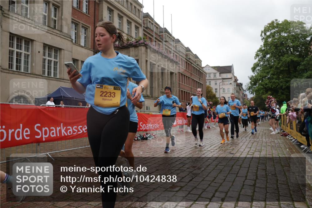 13.09.2026 - Kiel Lauf Yannick Fuchs http://msf.ph/oto/10424838 13.09.2026 11:01:05 Ziel 48, 1314, 1522, 2132, 2144, 2637, 2658, 4529, 4530, 6653, 7456, 7516, 9899, 9900, 10885, 12192, 190, 362, 1650, 1722, 1795, 2038, 2233, 2267, 2697, 3423, 3425, 4055, 4261, 4706, 4769, 4855, 4915, 5648, 5794, 5912, 6399, 6426, 6995, 6996, 7179, 7214, 7516, 7610, 8229, 8565, 8590, 8622, 8686, 9199, 9594, 10339, 10480, 10529, 10590, 10700, 11797, 11972, 12192, 12326, 12756, 539, 842, 1018, 1744, 5451, 7191, 362, 893, 4524, 4905, 9327 meine-sportfotos.de