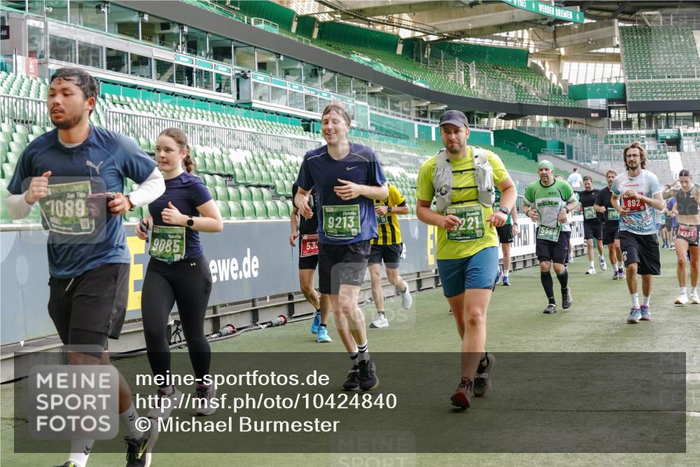 13.09.2026 - 21. swb-Marathon Bremen Michael Burmester http://msf.ph/oto/10424840 13.09.2026 13:24:13 Laufen im Stadion 137, 182, 294, 324, 434, 505, 533, 548, 609, 708, 721, 723, 739, 743, 752, 892, 1178, 1273, 1331, 1463, 1471, 1491, 1515, 1597, 1598, 1746, 1788, 1944, 2095, 2211, 2213, 2252, 2267, 2286, 2312, 2323, 2433, 2445, 2465, 2475, 2483, 2495, 2497, 2503, 2526, 2554, 2571, 2644, 2768, 2776, 2936, 2968, 3211, 3252, 3282, 3288, 3289, 3292, 3298, 3306, 3312, 3347, 3364, 3381, 3395, 3423, 3447, 3505, 3559, 3727, 3770, 3819, 4054, 4231, 4466, 4467 meine-sportfotos.de