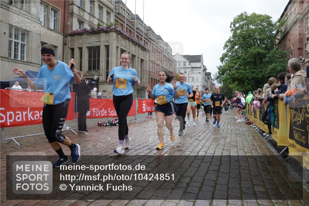 13.09.2026 - Kiel Lauf Yannick Fuchs http://msf.ph/oto/10424851 13.09.2026 11:01:06 Ziel 48, 1314, 1522, 2132, 2144, 2637, 2658, 4529, 4530, 6653, 7456, 9899, 9900, 10885, 11857, 190, 362, 1314, 1650, 1722, 1795, 2038, 2233, 2267, 2697, 3423, 3425, 4055, 4261, 4706, 4769, 4855, 4915, 5648, 5794, 5912, 6399, 6426, 6995, 6996, 7179, 7214, 7516, 7610, 8229, 8590, 8622, 8686, 9199, 9594, 10339, 10480, 10529, 10590, 10700, 10885, 11797, 11972, 12192, 12326, 12756, 539, 842, 1018, 1744, 5451, 7191, 8307, 362, 4524, 4905, 9327 meine-sportfotos.de