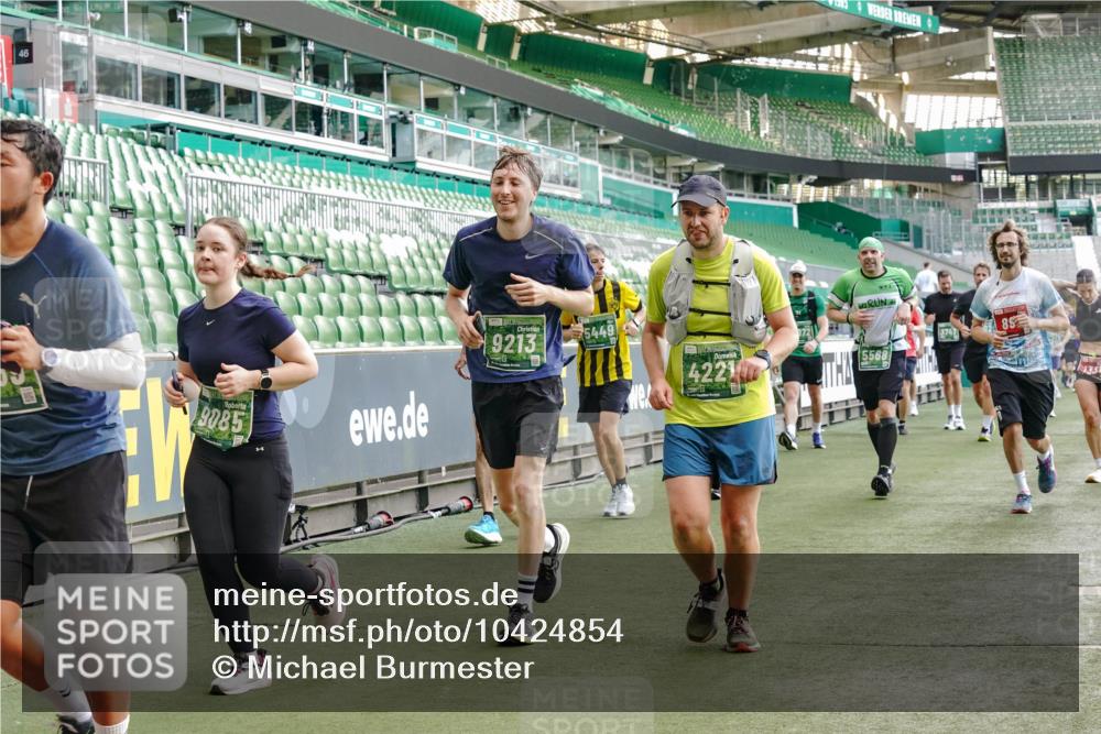 13.09.2026 - 21. swb-Marathon Bremen Michael Burmester http://msf.ph/oto/10424854 13.09.2026 13:24:14 Laufen im Stadion 137, 182, 213, 294, 324, 434, 505, 533, 548, 609, 708, 721, 723, 739, 743, 752, 892, 1178, 1273, 1331, 1463, 1471, 1491, 1515, 1597, 1598, 1746, 1788, 1944, 2095, 2211, 2213, 2252, 2267, 2286, 2312, 2323, 2433, 2445, 2465, 2475, 2483, 2495, 2497, 2503, 2526, 2554, 2571, 2644, 2768, 2776, 2936, 2968, 3211, 3252, 3282, 3288, 3289, 3292, 3298, 3306, 3312, 3347, 3364, 3381, 3395, 3423, 3447, 3505, 3559, 3727, 3770, 3819, 4054, 4231, 4466, 4467 meine-sportfotos.de
