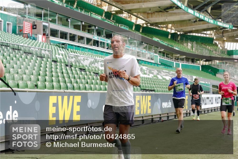 13.09.2026 - 21. swb-Marathon Bremen Michael Burmester http://msf.ph/oto/10424865 13.09.2026 13:01:19 Laufen im Stadion 135, 150, 242, 260, 282, 318, 342, 440, 531, 651, 687, 930, 946, 1006, 1067, 1163, 1368, 1436, 1448, 1493, 1494, 1582, 1650, 1861, 1896, 1935, 1963, 2033, 2047, 2062, 2293, 2306, 2322, 2370, 2409, 2427, 2485, 2490, 2491, 2560, 2561, 2627, 2638, 2658, 2686, 2700, 2708, 2781, 2906, 2914, 2967, 2987, 3044, 3076, 3105, 3145, 3168, 3173, 3187, 3248, 3273, 3294, 3334, 3354, 3372, 3374, 3375, 3385, 3392, 3480, 3524, 3526, 3527, 3642, 3667, 3729, 3774, 3806, 3855, 3856 meine-sportfotos.de