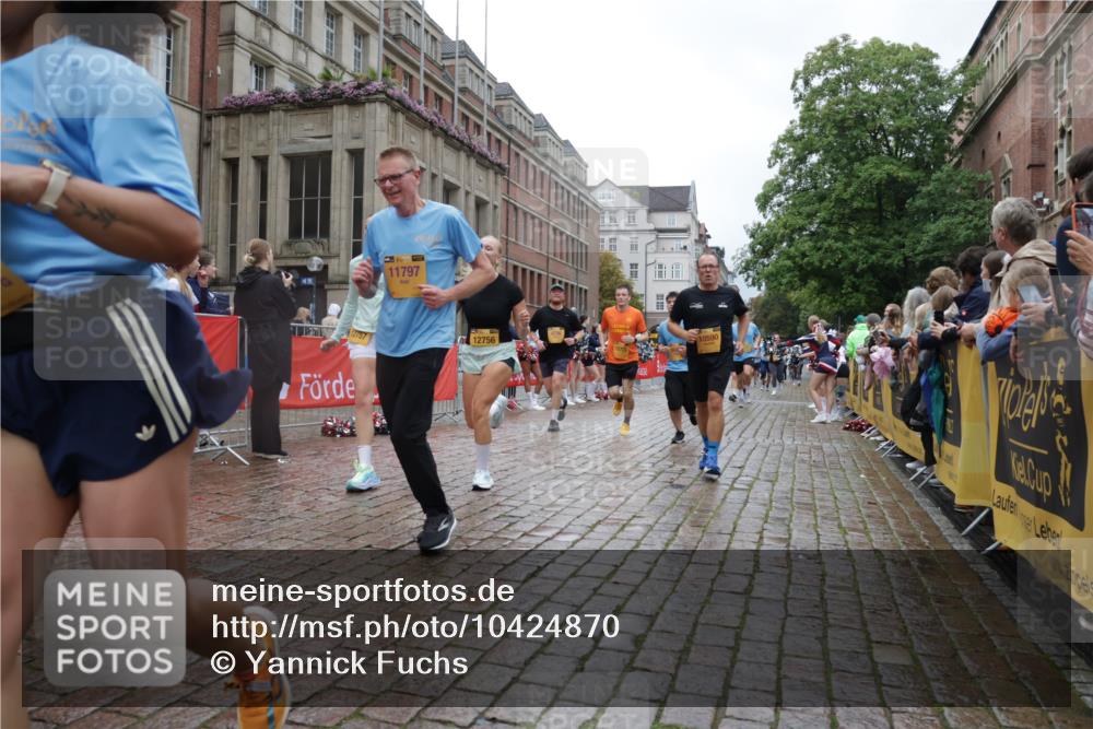 13.09.2026 - Kiel Lauf Yannick Fuchs http://msf.ph/oto/10424870 13.09.2026 11:01:08 Ziel 48, 539, 823, 842, 1448, 1522, 2132, 2144, 2637, 2658, 3340, 4529, 4530, 5552, 6300, 6653, 7456, 8596, 9899, 9900, 11857, 12151, 190, 362, 1314, 1722, 1795, 2038, 2267, 2697, 3423, 3425, 4055, 4706, 4769, 4855, 4915, 5648, 5794, 5912, 6399, 6426, 6995, 6996, 7179, 7214, 7516, 7610, 8229, 8590, 8622, 8686, 9199, 9594, 10339, 10480, 10529, 10590, 10700, 10885, 11797, 11972, 12192, 12326, 12756, 1018, 1744, 3662, 5451, 7191, 8307, 362, 4524, 4905, 9327 meine-sportfotos.de