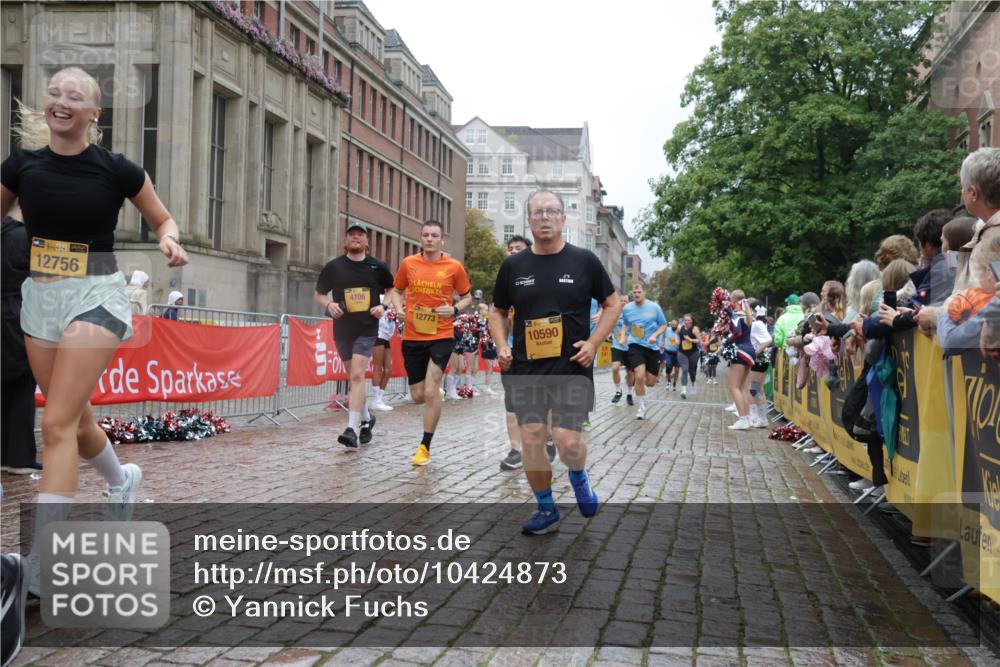 13.09.2026 - Kiel Lauf Yannick Fuchs http://msf.ph/oto/10424873 13.09.2026 11:01:08 Ziel 48, 539, 823, 842, 1448, 1522, 2132, 2144, 2637, 2658, 3340, 4529, 4530, 5552, 6300, 6653, 7456, 8596, 9899, 9900, 11857, 12151, 190, 362, 1314, 1722, 1795, 2038, 2267, 2697, 3423, 3425, 4055, 4706, 4769, 4855, 4915, 5648, 5794, 5912, 6399, 6426, 6995, 6996, 7179, 7214, 7516, 7610, 8229, 8590, 8622, 8686, 9199, 9594, 10339, 10480, 10529, 10590, 10700, 10885, 11797, 11972, 12192, 12326, 12756, 1018, 1744, 3662, 5451, 7191, 8307, 362, 4524, 4905, 9327 meine-sportfotos.de