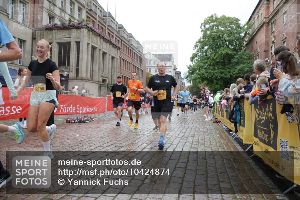 13.09.2026 - Kiel Lauf Yannick Fuchs http://msf.ph/oto/10424874 13.09.2026 11:01:08 Ziel 48, 539, 823, 842, 1448, 1522, 2132, 2144, 2637, 2658, 3340, 4529, 4530, 5552, 6300, 6653, 7456, 8596, 9899, 9900, 11857, 12151, 190, 362, 1314, 1722, 1795, 2038, 2267, 2697, 3423, 3425, 4055, 4706, 4769, 4855, 4915, 5648, 5794, 5912, 6399, 6426, 6995, 6996, 7179, 7214, 7516, 7610, 8229, 8590, 8622, 8686, 9199, 9594, 10339, 10480, 10529, 10590, 10700, 10885, 11797, 11972, 12192, 12326, 12756, 1018, 1744, 3662, 5451, 7191, 8307, 362, 4524, 4905, 9327 meine-sportfotos.de