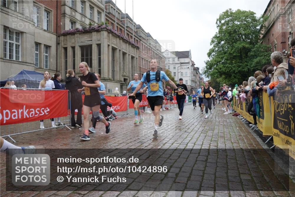 13.09.2026 - Kiel Lauf Yannick Fuchs http://msf.ph/oto/10424896 13.09.2026 11:01:13 Ziel 539, 823, 842, 1448, 1522, 1744, 2132, 2637, 3340, 4788, 5052, 5552, 6300, 6522, 6653, 7651, 8469, 8596, 11216, 11217, 11581, 11805, 11857, 12010, 12151, 48, 190, 1314, 1795, 2038, 2144, 2658, 2697, 3423, 3425, 4055, 4529, 4530, 4769, 4855, 4915, 5648, 5794, 5912, 6399, 6426, 6995, 6996, 7214, 7456, 7516, 7610, 8229, 8590, 8622, 9199, 9594, 9899, 9900, 10339, 10480, 10529, 10700, 10885, 11972, 12192, 12326, 955, 1018, 3626, 3662, 5451, 7191, 8307, 362 meine-sportfotos.de