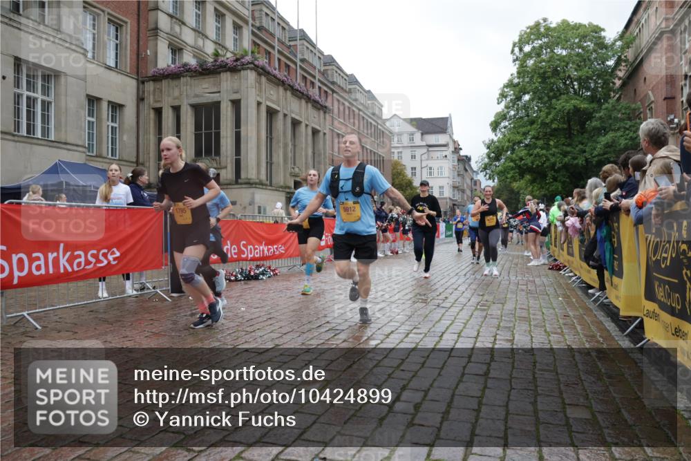 13.09.2026 - Kiel Lauf Yannick Fuchs http://msf.ph/oto/10424899 13.09.2026 11:01:13 Ziel 539, 823, 842, 1448, 1522, 1744, 2132, 2637, 3340, 4788, 5052, 5552, 6300, 6522, 6653, 7651, 8469, 8596, 11216, 11217, 11581, 11805, 11857, 12010, 12151, 48, 190, 1314, 1795, 2038, 2144, 2658, 2697, 3423, 3425, 4055, 4529, 4530, 4769, 4855, 4915, 5648, 5794, 5912, 6399, 6426, 6995, 6996, 7214, 7456, 7516, 7610, 8229, 8590, 8622, 9199, 9594, 9899, 9900, 10339, 10480, 10529, 10700, 10885, 11972, 12192, 12326, 955, 1018, 3626, 3662, 5451, 7191, 8307, 362 meine-sportfotos.de