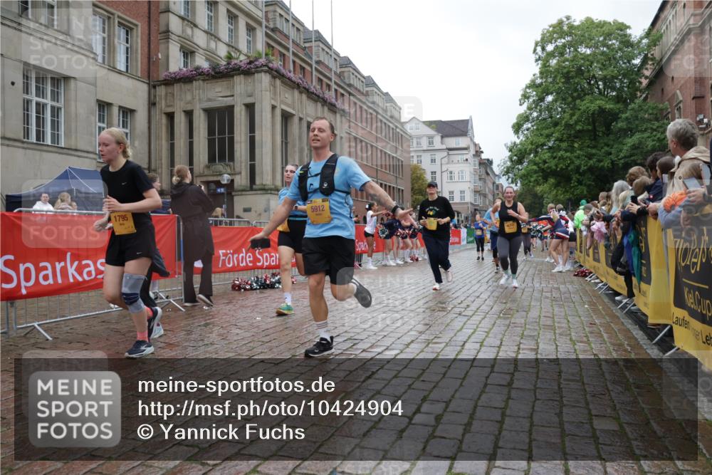 13.09.2026 - Kiel Lauf Yannick Fuchs http://msf.ph/oto/10424904 13.09.2026 11:01:13 Ziel 539, 823, 842, 1448, 1522, 1744, 2132, 2637, 3340, 4788, 5052, 5552, 6300, 6522, 6653, 7651, 8469, 8596, 11216, 11217, 11581, 11805, 11857, 12010, 12151, 48, 190, 1314, 1795, 2038, 2144, 2658, 2697, 3423, 3425, 4055, 4529, 4530, 4769, 4855, 4915, 5648, 5794, 5912, 6399, 6426, 6995, 6996, 7214, 7456, 7516, 7610, 8229, 8590, 8622, 9199, 9594, 9899, 9900, 10339, 10480, 10529, 10700, 10885, 11972, 12192, 12326, 955, 1018, 3626, 3662, 5451, 7191, 8307, 362 meine-sportfotos.de
