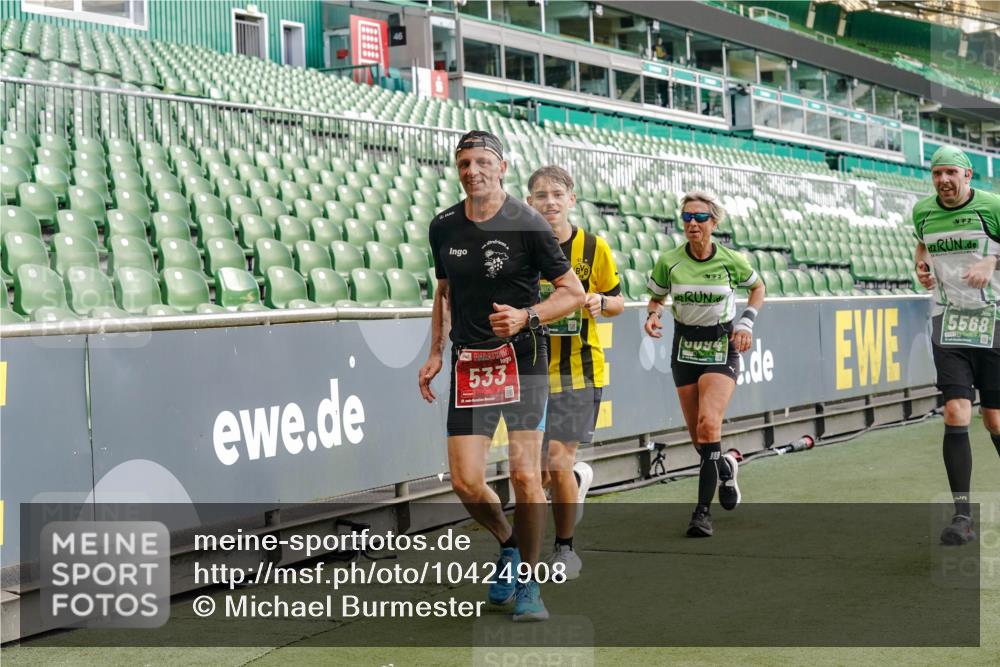 13.09.2026 - 21. swb-Marathon Bremen Michael Burmester http://msf.ph/oto/10424908 13.09.2026 13:24:16 Laufen im Stadion 137, 182, 213, 294, 324, 434, 505, 533, 548, 609, 708, 721, 723, 739, 743, 752, 892, 1178, 1273, 1331, 1463, 1471, 1491, 1515, 1597, 1598, 1746, 1788, 1944, 2095, 2211, 2213, 2252, 2267, 2286, 2312, 2323, 2433, 2445, 2465, 2475, 2483, 2495, 2497, 2503, 2526, 2554, 2571, 2644, 2768, 2776, 2833, 2936, 2968, 3211, 3252, 3282, 3288, 3289, 3292, 3298, 3306, 3312, 3347, 3364, 3381, 3395, 3423, 3447, 3505, 3559, 3727, 3770, 3819, 4054, 4231, 4466, 4467 meine-sportfotos.de