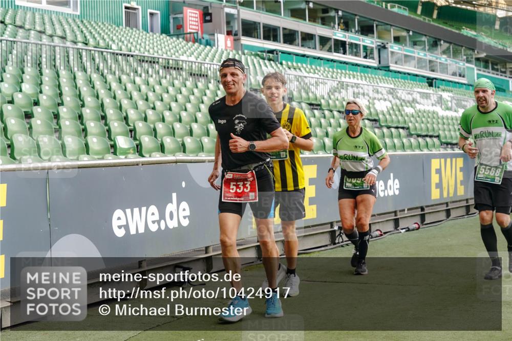 13.09.2026 - 21. swb-Marathon Bremen Michael Burmester http://msf.ph/oto/10424917 13.09.2026 13:24:16 Laufen im Stadion 137, 182, 213, 294, 324, 434, 505, 533, 548, 609, 708, 721, 723, 739, 743, 752, 892, 1178, 1273, 1331, 1463, 1471, 1491, 1515, 1597, 1598, 1746, 1788, 1944, 2095, 2211, 2213, 2252, 2267, 2286, 2312, 2323, 2433, 2445, 2465, 2475, 2483, 2495, 2497, 2503, 2526, 2554, 2571, 2644, 2768, 2776, 2833, 2936, 2968, 3211, 3252, 3282, 3288, 3289, 3292, 3298, 3306, 3312, 3347, 3364, 3381, 3395, 3423, 3447, 3505, 3559, 3727, 3770, 3819, 4054, 4231, 4466, 4467 meine-sportfotos.de