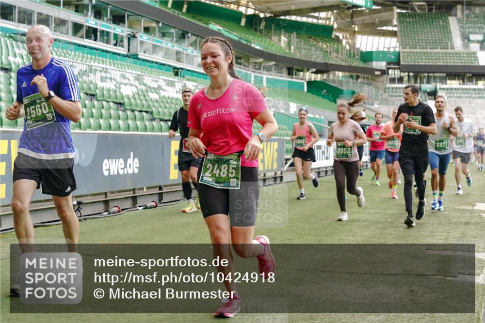 13.09.2026 - 21. swb-Marathon Bremen Michael Burmester http://msf.ph/oto/10424918 13.09.2026 13:01:21 Laufen im Stadion 135, 150, 242, 260, 282, 318, 342, 440, 531, 651, 687, 930, 946, 1006, 1067, 1163, 1368, 1436, 1448, 1493, 1494, 1582, 1650, 1861, 1896, 1935, 1963, 2033, 2047, 2062, 2292, 2293, 2306, 2322, 2370, 2409, 2427, 2485, 2490, 2491, 2560, 2561, 2627, 2638, 2658, 2686, 2700, 2708, 2781, 2906, 2914, 2967, 2987, 3013, 3044, 3076, 3105, 3145, 3168, 3173, 3187, 3248, 3294, 3334, 3354, 3372, 3374, 3375, 3385, 3392, 3480, 3524, 3526, 3527, 3642, 3667, 3729, 3774, 3806, 3855, 3856 meine-sportfotos.de