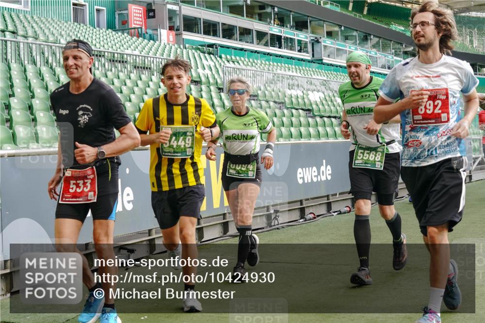 13.09.2026 - 21. swb-Marathon Bremen Michael Burmester http://msf.ph/oto/10424930 13.09.2026 13:24:17 Laufen im Stadion 137, 182, 213, 294, 324, 434, 505, 533, 548, 609, 708, 721, 723, 739, 743, 752, 892, 1178, 1273, 1331, 1463, 1471, 1491, 1515, 1597, 1598, 1746, 1788, 1944, 2095, 2211, 2213, 2252, 2267, 2286, 2312, 2323, 2433, 2445, 2465, 2475, 2483, 2495, 2497, 2503, 2526, 2554, 2571, 2644, 2768, 2776, 2833, 2936, 2968, 3211, 3252, 3282, 3288, 3289, 3292, 3298, 3306, 3312, 3347, 3364, 3381, 3395, 3423, 3447, 3505, 3559, 3727, 3770, 3819, 4054, 4231, 4466, 4467 meine-sportfotos.de