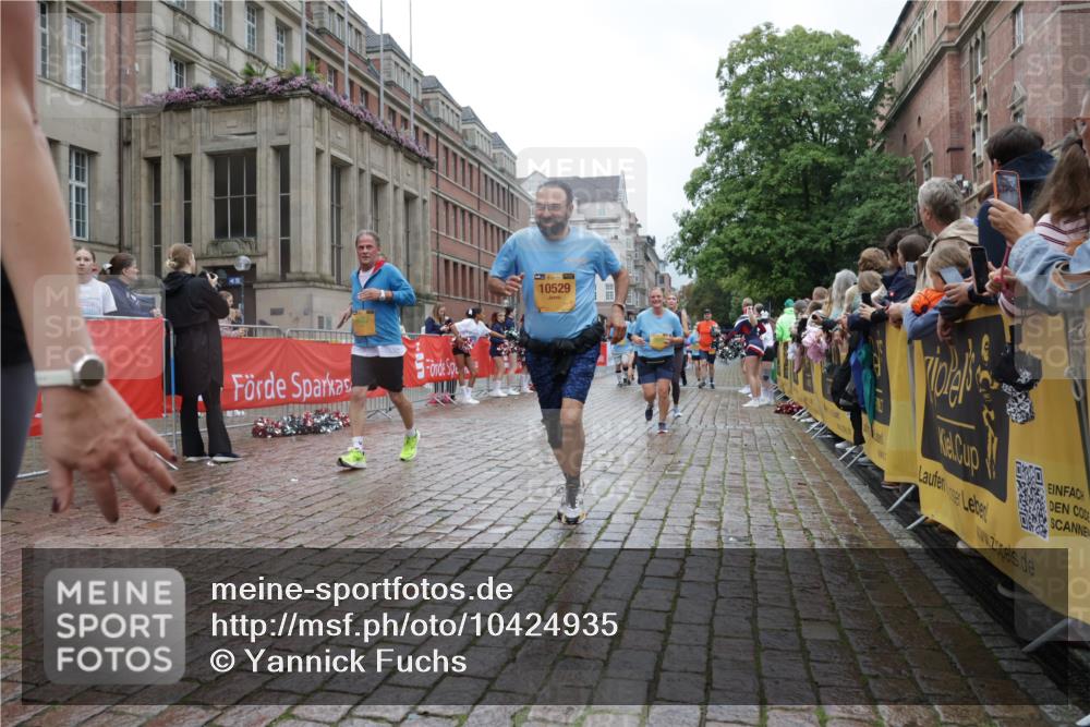 13.09.2026 - Kiel Lauf Yannick Fuchs http://msf.ph/oto/10424935 13.09.2026 11:01:16 Ziel 539, 823, 842, 1448, 1522, 1744, 2132, 2637, 3340, 4788, 5052, 5451, 5552, 6300, 6522, 6653, 7651, 8469, 8596, 9525, 11056, 11216, 11217, 11502, 11581, 11805, 11857, 12010, 12151, 48, 190, 1314, 2038, 2132, 2144, 2658, 2697, 3423, 3425, 4055, 4529, 4530, 4769, 4915, 5648, 5794, 6399, 6426, 6995, 6996, 7456, 7516, 7610, 8229, 8622, 9199, 9594, 9899, 9900, 10339, 10480, 10529, 10700, 10885, 11972, 12192, 12326, 955, 1018, 3626, 3662, 7191, 8307 meine-sportfotos.de