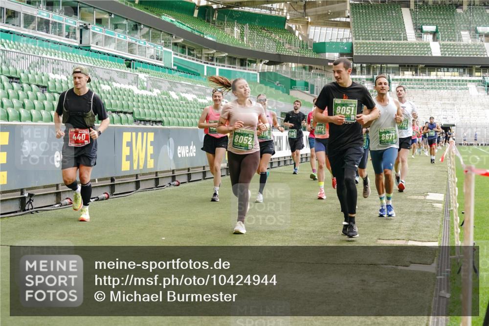 13.09.2026 - 21. swb-Marathon Bremen Michael Burmester http://msf.ph/oto/10424944 13.09.2026 13:01:22 Laufen im Stadion 135, 150, 242, 260, 282, 318, 440, 531, 651, 687, 930, 946, 1006, 1067, 1163, 1368, 1436, 1448, 1493, 1494, 1582, 1650, 1861, 1896, 1935, 1963, 2033, 2047, 2062, 2292, 2293, 2306, 2322, 2370, 2409, 2427, 2485, 2490, 2491, 2560, 2561, 2627, 2638, 2658, 2686, 2700, 2708, 2781, 2906, 2914, 2967, 2987, 3013, 3044, 3076, 3105, 3145, 3168, 3173, 3187, 3248, 3294, 3334, 3354, 3372, 3374, 3375, 3385, 3392, 3480, 3524, 3526, 3527, 3642, 3667, 3729, 3774, 3806, 3855, 3856 meine-sportfotos.de