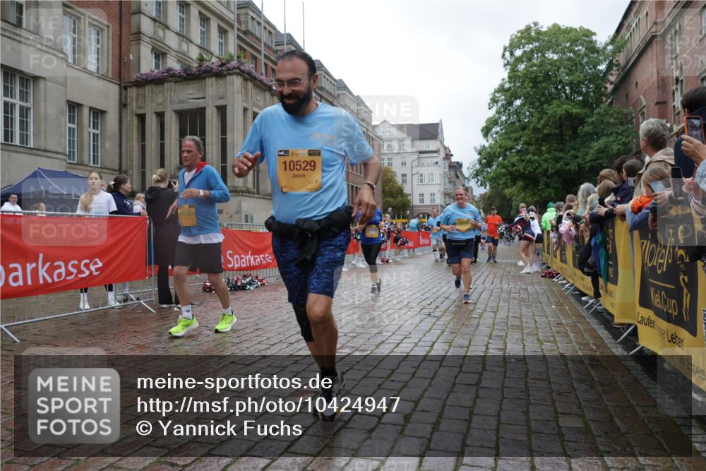 13.09.2026 - Kiel Lauf Yannick Fuchs http://msf.ph/oto/10424947 13.09.2026 11:01:17 Ziel 539, 823, 842, 1448, 1522, 1744, 2637, 3340, 4788, 5052, 5451, 5552, 6300, 6522, 6653, 7191, 7651, 8469, 8596, 9525, 11056, 11216, 11217, 11502, 11505, 11581, 11805, 11857, 12010, 12151, 48, 190, 1314, 1522, 2038, 2132, 2144, 2637, 2658, 2697, 3423, 3425, 4055, 4529, 4530, 4769, 4915, 5648, 6399, 6426, 6995, 6996, 7456, 7516, 7610, 8229, 8622, 9199, 9594, 9899, 9900, 10339, 10480, 10529, 10700, 10885, 11972, 12192, 12326, 955, 1018, 3626, 3662, 8307 meine-sportfotos.de