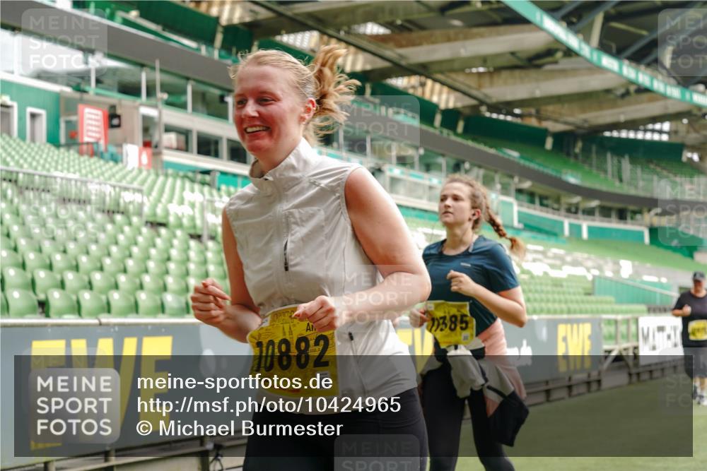13.09.2026 - 21. swb-Marathon Bremen Michael Burmester http://msf.ph/oto/10424965 13.09.2026 10:47:32 Laufen im Stadion 10161, 10264, 10292, 10349, 10440, 10535, 10732, 10789, 10895, 10925, 10933, 10970, 11050, 11104, 11262, 11296, 11423, 11443, 11457, 11529, 11530, 11546, 11573, 11579, 11639, 11663, 11675, 11698, 11760, 12083, 12157, 12211, 12316, 12317, 12340, 12422, 12444, 12462, 12471, 12472, 12561, 10002, 10004, 10005, 10176, 10191, 10192, 10271, 10295, 10325, 10335, 10459, 10513, 10629, 10679, 10713, 10756, 10779, 10882, 10997, 10999, 11081, 11233, 11307, 11355 meine-sportfotos.de