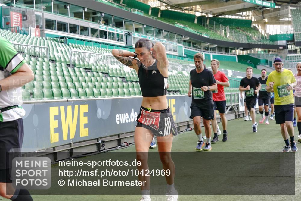 13.09.2026 - 21. swb-Marathon Bremen Michael Burmester http://msf.ph/oto/10424969 13.09.2026 13:24:19 Laufen im Stadion 137, 182, 213, 294, 324, 434, 505, 533, 548, 609, 708, 721, 723, 739, 743, 752, 892, 1178, 1273, 1331, 1463, 1471, 1491, 1515, 1597, 1598, 1746, 1788, 1944, 2095, 2211, 2213, 2252, 2267, 2271, 2286, 2312, 2323, 2433, 2445, 2465, 2475, 2483, 2495, 2497, 2503, 2506, 2526, 2554, 2571, 2644, 2768, 2776, 2833, 2936, 2968, 3005, 3211, 3252, 3282, 3288, 3289, 3292, 3298, 3306, 3312, 3347, 3364, 3381, 3390, 3395, 3423, 3447, 3505, 3559, 3727, 3770, 3819, 4231, 4466, 4467 meine-sportfotos.de