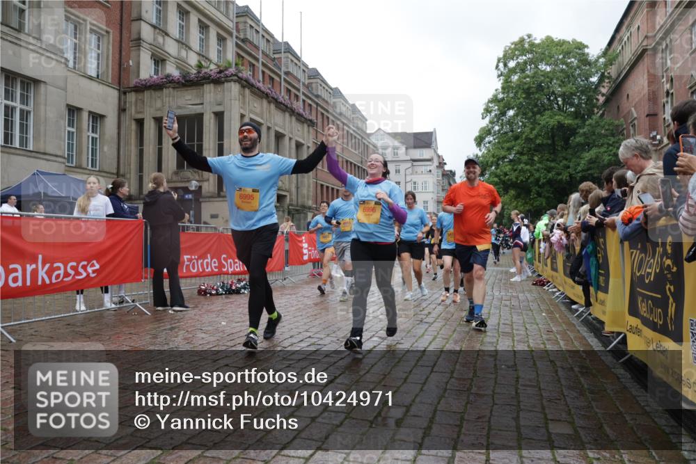 13.09.2026 - Kiel Lauf Yannick Fuchs http://msf.ph/oto/10424971 13.09.2026 11:01:22 Ziel 539, 823, 842, 1018, 1448, 1744, 3340, 4788, 5052, 5451, 5552, 6300, 6522, 7191, 7651, 8307, 8469, 8576, 8596, 8724, 9134, 9525, 11056, 11216, 11217, 11502, 11505, 11581, 11805, 12010, 12151, 12283, 48, 190, 823, 1314, 1448, 1522, 2038, 2132, 2144, 2637, 2658, 2697, 3340, 3423, 3425, 4529, 4530, 4769, 4915, 5552, 5648, 6399, 6426, 6653, 6995, 6996, 7456, 7516, 8229, 9199, 9594, 9899, 9900, 10339, 10885, 11857, 11972, 12192, 12326, 955, 1347, 3626, 3662 meine-sportfotos.de