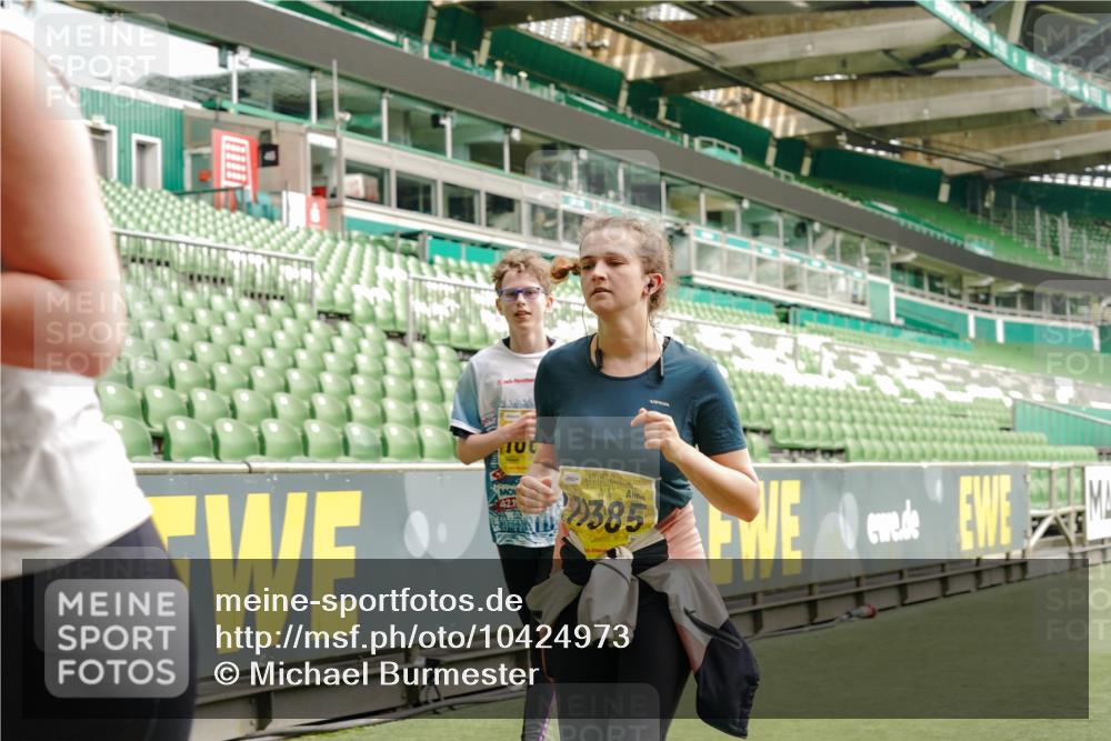 13.09.2026 - 21. swb-Marathon Bremen Michael Burmester http://msf.ph/oto/10424973 13.09.2026 10:47:32 Laufen im Stadion 10161, 10264, 10292, 10349, 10440, 10535, 10732, 10789, 10895, 10925, 10933, 10970, 11050, 11104, 11262, 11296, 11423, 11443, 11457, 11529, 11530, 11546, 11573, 11579, 11639, 11663, 11675, 11698, 11760, 12083, 12157, 12211, 12316, 12317, 12340, 12422, 12444, 12462, 12471, 12472, 12561, 10002, 10004, 10005, 10176, 10191, 10192, 10271, 10295, 10325, 10335, 10459, 10513, 10629, 10679, 10713, 10756, 10779, 10882, 10997, 10999, 11081, 11233, 11307, 11355 meine-sportfotos.de