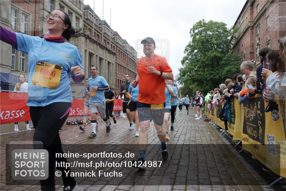 13.09.2026 - Kiel Lauf Yannick Fuchs http://msf.ph/oto/10424987 13.09.2026 11:01:23 Ziel 539, 842, 1018, 1744, 3662, 4788, 5052, 5451, 6300, 6522, 7191, 7651, 8307, 8469, 8576, 8596, 8724, 9134, 9525, 9869, 11056, 11216, 11217, 11474, 11502, 11505, 11581, 11805, 12010, 12151, 12283, 48, 190, 539, 823, 842, 1314, 1448, 1522, 2038, 2132, 2144, 2637, 2658, 2697, 3340, 3423, 3425, 4529, 4530, 4769, 4915, 5552, 5648, 6300, 6399, 6426, 6653, 6995, 6996, 7456, 7516, 8229, 8596, 9199, 9594, 9899, 9900, 10339, 10885, 11857, 11972, 12151, 12192, 12326, 955, 1347, 3626 meine-sportfotos.de