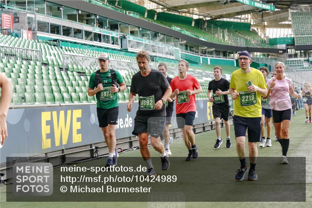 13.09.2026 - 21. swb-Marathon Bremen Michael Burmester http://msf.ph/oto/10424989 13.09.2026 13:24:20 Laufen im Stadion 137, 182, 213, 294, 324, 434, 505, 533, 548, 609, 708, 721, 723, 739, 743, 752, 892, 1178, 1273, 1331, 1463, 1471, 1491, 1515, 1597, 1598, 1746, 1788, 1944, 2095, 2211, 2213, 2252, 2267, 2271, 2286, 2312, 2323, 2433, 2445, 2465, 2475, 2483, 2495, 2497, 2503, 2506, 2526, 2554, 2571, 2644, 2768, 2776, 2833, 2936, 2968, 3005, 3211, 3252, 3282, 3288, 3289, 3292, 3298, 3306, 3312, 3347, 3364, 3381, 3390, 3395, 3423, 3447, 3505, 3559, 3727, 3770, 3819, 4231, 4466, 4467 meine-sportfotos.de