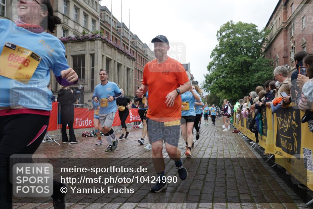 13.09.2026 - Kiel Lauf Yannick Fuchs http://msf.ph/oto/10424990 13.09.2026 11:01:23 Ziel 539, 842, 1018, 1744, 3662, 4788, 5052, 5451, 6300, 6522, 7191, 7651, 8307, 8469, 8576, 8596, 8724, 9134, 9525, 9869, 11056, 11216, 11217, 11474, 11502, 11505, 11581, 11805, 12010, 12151, 12283, 48, 190, 539, 823, 842, 1314, 1448, 1522, 2038, 2132, 2144, 2637, 2658, 2697, 3340, 3423, 3425, 4529, 4530, 4769, 4915, 5552, 5648, 6300, 6399, 6426, 6653, 6995, 6996, 7456, 7516, 8229, 8596, 9199, 9594, 9899, 9900, 10339, 10885, 11857, 11972, 12151, 12192, 12326, 955, 1347, 3626 meine-sportfotos.de