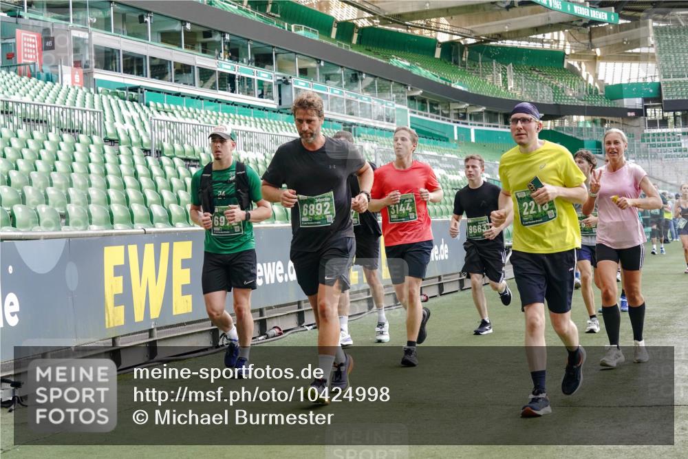 13.09.2026 - 21. swb-Marathon Bremen Michael Burmester http://msf.ph/oto/10424998 13.09.2026 13:24:20 Laufen im Stadion 137, 182, 213, 294, 324, 434, 505, 533, 548, 609, 708, 721, 723, 739, 743, 752, 892, 1178, 1273, 1331, 1463, 1471, 1491, 1515, 1597, 1598, 1746, 1788, 1944, 2095, 2211, 2213, 2252, 2267, 2271, 2286, 2312, 2323, 2433, 2445, 2465, 2475, 2483, 2495, 2497, 2503, 2506, 2526, 2554, 2571, 2644, 2768, 2776, 2833, 2936, 2968, 3005, 3211, 3252, 3282, 3288, 3289, 3292, 3298, 3306, 3312, 3347, 3364, 3381, 3390, 3395, 3423, 3447, 3505, 3559, 3727, 3770, 3819, 4231, 4466, 4467 meine-sportfotos.de