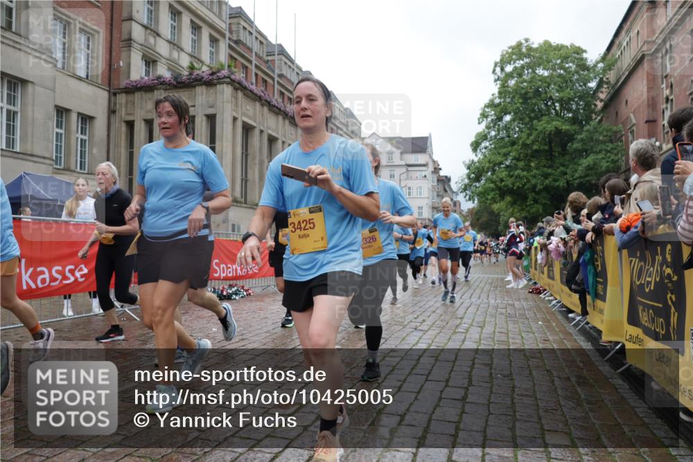 13.09.2026 - Kiel Lauf Yannick Fuchs http://msf.ph/oto/10425005 13.09.2026 11:01:24 Ziel 1018, 1744, 3626, 3662, 4788, 5052, 5451, 6522, 7191, 7651, 8307, 8469, 8576, 8724, 9134, 9525, 9869, 11056, 11216, 11217, 11474, 11502, 11505, 11581, 11805, 12010, 12283, 48, 190, 539, 823, 842, 1314, 1448, 1522, 2038, 2132, 2144, 2637, 2658, 2697, 3340, 3423, 3425, 4529, 4530, 4769, 4915, 5052, 5552, 5648, 6300, 6399, 6426, 6653, 7456, 7516, 7651, 8229, 8596, 9199, 9594, 9899, 9900, 10339, 10885, 11216, 11217, 11581, 11805, 11857, 11972, 12151, 12192, 12326, 955, 1347 meine-sportfotos.de