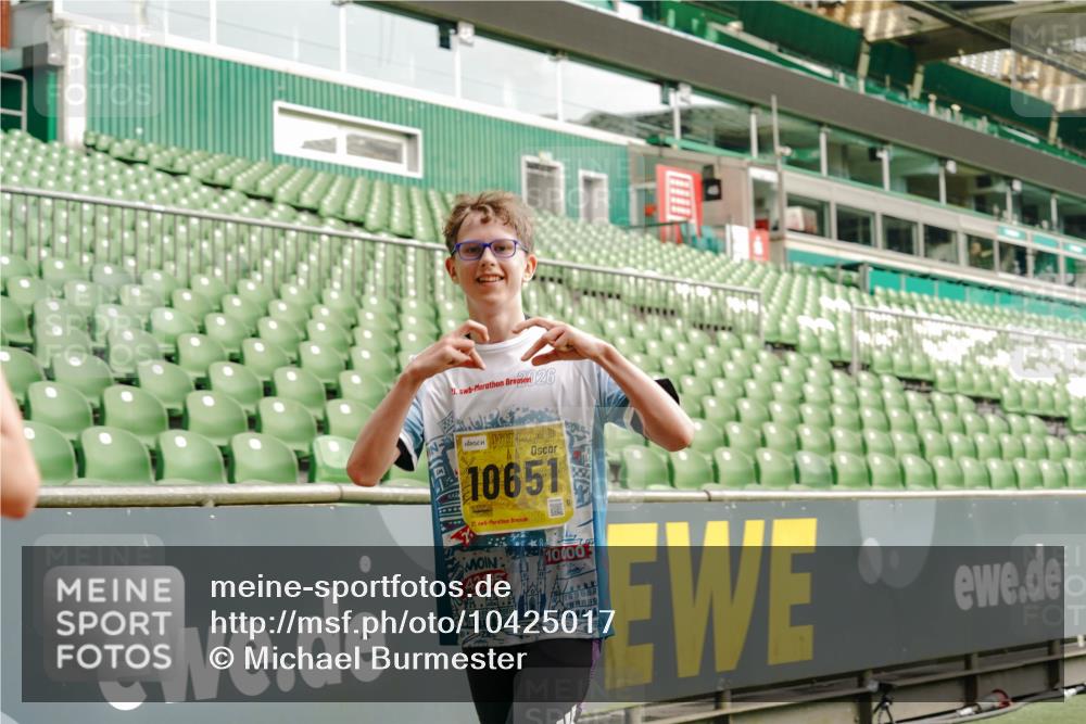 13.09.2026 - 21. swb-Marathon Bremen Michael Burmester http://msf.ph/oto/10425017 13.09.2026 10:47:34 Laufen im Stadion 10161, 10264, 10292, 10349, 10440, 10535, 10732, 10789, 10895, 10925, 10933, 10970, 11050, 11104, 11262, 11296, 11423, 11443, 11457, 11529, 11530, 11546, 11573, 11579, 11639, 11663, 11675, 11698, 11760, 12083, 12157, 12211, 12316, 12317, 12340, 12422, 12444, 12462, 12471, 12472, 12561, 10002, 10004, 10005, 10176, 10191, 10192, 10271, 10295, 10325, 10335, 10459, 10513, 10629, 10679, 10713, 10756, 10779, 10882, 10997, 10999, 11081, 11233, 11307, 11355 meine-sportfotos.de