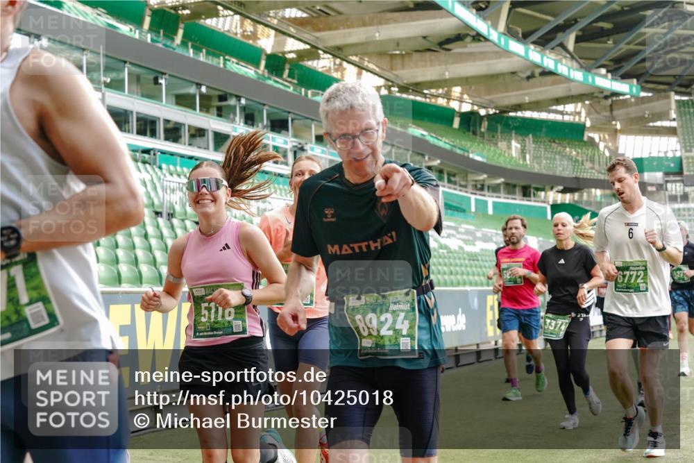 13.09.2026 - 21. swb-Marathon Bremen Michael Burmester http://msf.ph/oto/10425018 13.09.2026 13:01:25 Laufen im Stadion 135, 150, 242, 282, 318, 440, 531, 651, 687, 930, 946, 1006, 1067, 1163, 1368, 1436, 1448, 1582, 1650, 1861, 1896, 1935, 1963, 2033, 2047, 2062, 2292, 2293, 2306, 2322, 2345, 2370, 2409, 2427, 2485, 2490, 2491, 2560, 2561, 2627, 2638, 2658, 2666, 2686, 2700, 2708, 2781, 2906, 2967, 2987, 3013, 3044, 3076, 3105, 3145, 3163, 3164, 3168, 3173, 3187, 3248, 3294, 3334, 3354, 3372, 3374, 3375, 3385, 3392, 3480, 3524, 3526, 3527, 3642, 3667, 3729, 3774, 3806, 3855, 3856 meine-sportfotos.de