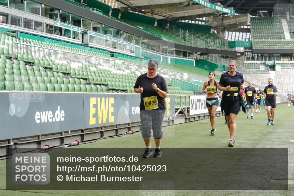 13.09.2026 - 21. swb-Marathon Bremen Michael Burmester http://msf.ph/oto/10425023 13.09.2026 10:47:36 Laufen im Stadion 10161, 10264, 10292, 10349, 10440, 10535, 10732, 10789, 10895, 10925, 10933, 10970, 11050, 11104, 11262, 11296, 11423, 11443, 11457, 11529, 11530, 11546, 11573, 11579, 11639, 11663, 11675, 11698, 11760, 12083, 12157, 12211, 12316, 12317, 12340, 12422, 12444, 12471, 12472, 12561, 10002, 10004, 10005, 10176, 10191, 10192, 10271, 10295, 10325, 10335, 10459, 10513, 10629, 10679, 10713, 10756, 10779, 10882, 10997, 10999, 11081, 11233, 11307, 11355 meine-sportfotos.de