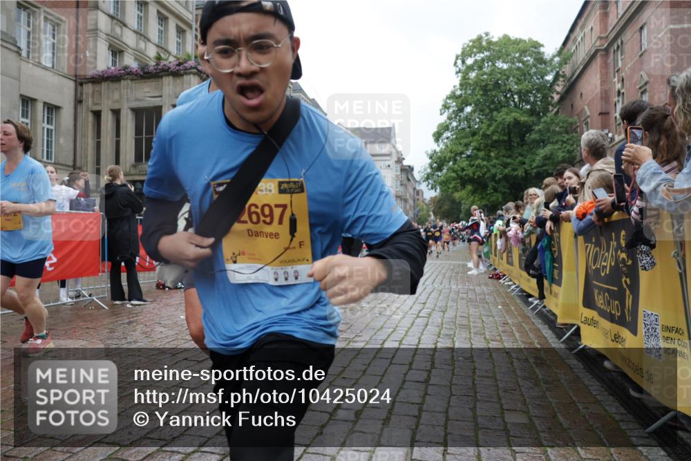 13.09.2026 - Kiel Lauf Yannick Fuchs http://msf.ph/oto/10425024 13.09.2026 11:01:27 Ziel 1018, 1744, 2424, 3626, 3662, 5451, 7191, 8307, 8576, 8724, 9134, 9525, 9869, 11056, 11474, 11502, 11505, 12010, 12283, 48, 190, 539, 823, 842, 1314, 1448, 1522, 1744, 2132, 2144, 2637, 2658, 2697, 3340, 4529, 4530, 4769, 4788, 5052, 5552, 6300, 6522, 6653, 7456, 7516, 7651, 8229, 8469, 8596, 9594, 9899, 9900, 10885, 11216, 11217, 11581, 11805, 11857, 11972, 12151, 12192, 955, 1347, 5406, 5927, 6631, 6717, 11547, 190, 4769, 7516, 9594 meine-sportfotos.de