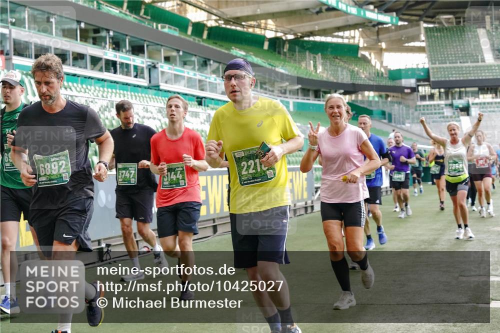 13.09.2026 - 21. swb-Marathon Bremen Michael Burmester http://msf.ph/oto/10425027 13.09.2026 13:24:21 Laufen im Stadion 137, 182, 213, 294, 324, 434, 505, 533, 548, 609, 708, 721, 723, 739, 743, 752, 892, 1178, 1273, 1331, 1463, 1471, 1491, 1515, 1597, 1598, 1746, 1788, 1944, 2095, 2211, 2213, 2252, 2267, 2271, 2286, 2312, 2323, 2433, 2445, 2465, 2475, 2483, 2495, 2497, 2503, 2506, 2526, 2554, 2571, 2644, 2768, 2776, 2833, 2936, 2968, 3005, 3211, 3252, 3282, 3288, 3289, 3292, 3298, 3306, 3312, 3347, 3364, 3381, 3390, 3395, 3423, 3447, 3505, 3559, 3727, 3770, 3819, 4231, 4466, 4467 meine-sportfotos.de