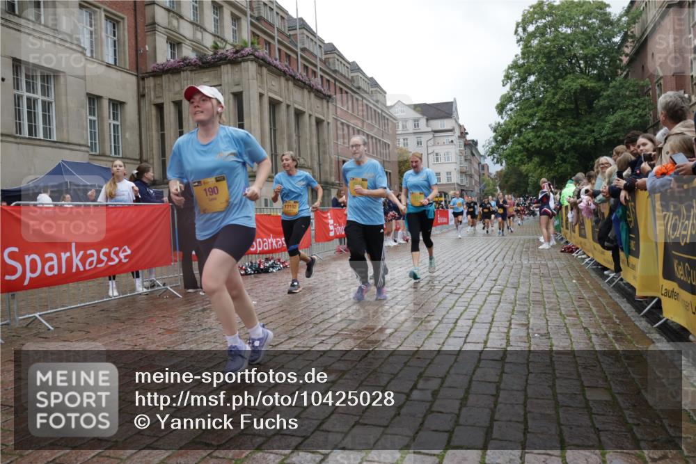 13.09.2026 - Kiel Lauf Yannick Fuchs http://msf.ph/oto/10425028 13.09.2026 11:01:28 Ziel 955, 1018, 2424, 3626, 3662, 5451, 7191, 8307, 8576, 8724, 9134, 9525, 9869, 11056, 11474, 11502, 11505, 12010, 12283, 48, 190, 539, 823, 842, 1314, 1448, 1522, 1744, 2132, 2144, 2637, 2658, 3340, 4529, 4530, 4769, 4788, 5052, 5552, 6300, 6522, 6653, 7456, 7516, 7651, 8469, 8596, 9594, 9899, 9900, 10885, 11216, 11217, 11581, 11805, 11857, 11972, 12010, 12151, 12192, 1347, 5406, 5927, 6631, 6717, 10607, 11547, 190, 1314, 4769, 7516, 9594, 10885 meine-sportfotos.de
