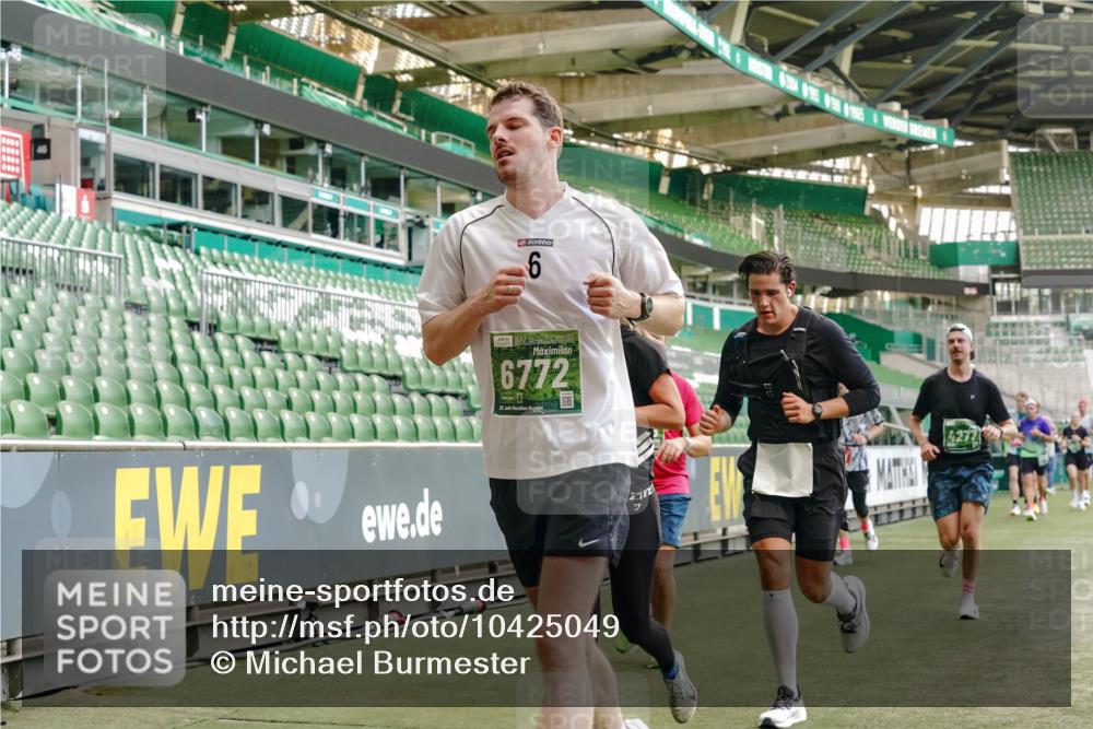 13.09.2026 - 21. swb-Marathon Bremen Michael Burmester http://msf.ph/oto/10425049 13.09.2026 13:01:26 Laufen im Stadion 135, 150, 242, 282, 318, 440, 531, 651, 687, 930, 946, 1006, 1067, 1163, 1368, 1436, 1448, 1582, 1650, 1861, 1896, 1935, 1963, 2033, 2047, 2062, 2292, 2293, 2306, 2322, 2345, 2370, 2409, 2427, 2485, 2490, 2491, 2560, 2561, 2627, 2638, 2658, 2666, 2686, 2700, 2708, 2781, 2906, 2967, 2987, 3013, 3044, 3076, 3105, 3145, 3163, 3164, 3168, 3173, 3187, 3248, 3294, 3334, 3354, 3372, 3374, 3375, 3385, 3392, 3480, 3524, 3526, 3527, 3642, 3667, 3729, 3774, 3806, 3855, 3856 meine-sportfotos.de