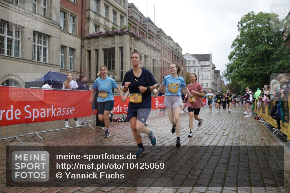 13.09.2026 - Kiel Lauf Yannick Fuchs http://msf.ph/oto/10425059 13.09.2026 11:01:35 Ziel 955, 1425, 2424, 2616, 2722, 3554, 3626, 3662, 3982, 6619, 8307, 8576, 8724, 9695, 9869, 11474, 48, 539, 823, 842, 1018, 1448, 1522, 1744, 2132, 2144, 2637, 2658, 3340, 4529, 4530, 4788, 5052, 5451, 5552, 6300, 6522, 6653, 7191, 7456, 7651, 8469, 8596, 9134, 9525, 9899, 9900, 11056, 11216, 11217, 11502, 11505, 11581, 11805, 11857, 12010, 12151, 12283, 735, 1347, 4420, 5406, 5927, 6631, 6717, 10607, 11547, 12110, 48, 190, 1314, 2144, 2658, 4529, 4769, 7516, 9594, 10885 meine-sportfotos.de
