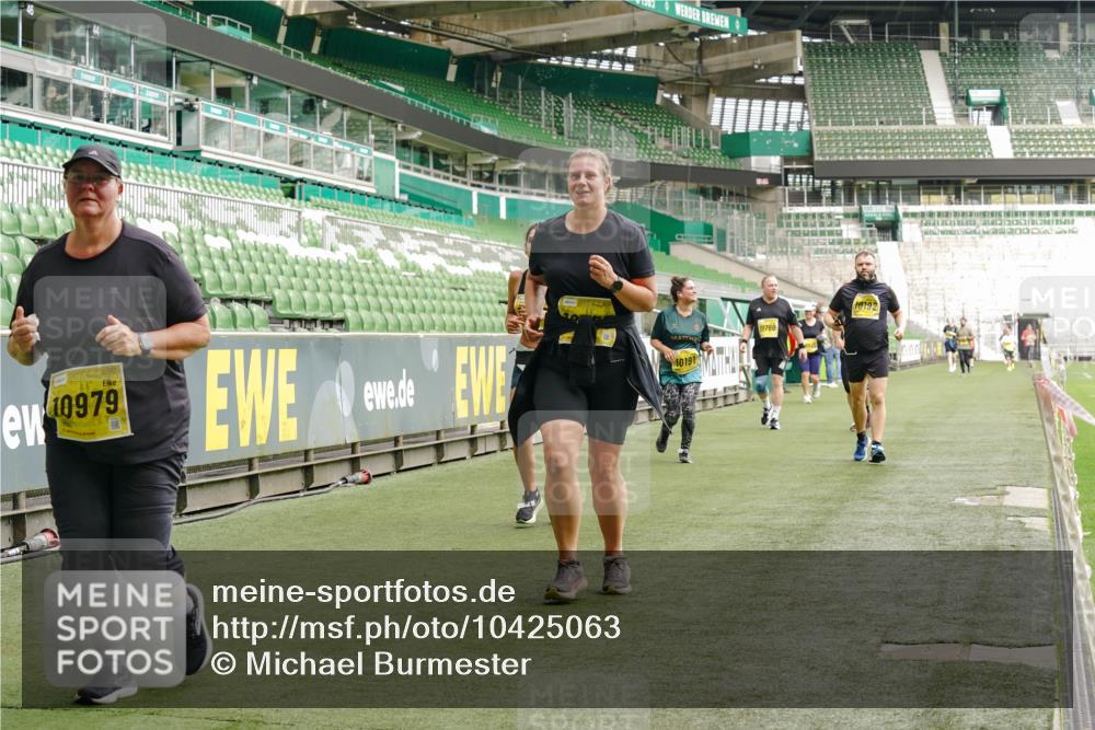 13.09.2026 - 21. swb-Marathon Bremen Michael Burmester http://msf.ph/oto/10425063 13.09.2026 10:47:38 Laufen im Stadion 10161, 10264, 10292, 10349, 10440, 10535, 10732, 10789, 10895, 10925, 10933, 10970, 11104, 11262, 11296, 11423, 11443, 11457, 11529, 11530, 11546, 11573, 11579, 11639, 11663, 11675, 11698, 12083, 12157, 12211, 12316, 12317, 12340, 12422, 12444, 12471, 12472, 12561, 10002, 10004, 10005, 10176, 10191, 10192, 10271, 10295, 10325, 10335, 10459, 10513, 10629, 10679, 10713, 10756, 10779, 10882, 10997, 10999, 11081, 11233, 11307, 11355 meine-sportfotos.de