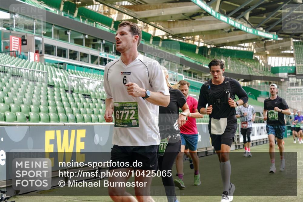 13.09.2026 - 21. swb-Marathon Bremen Michael Burmester http://msf.ph/oto/10425065 13.09.2026 13:01:27 Laufen im Stadion 135, 150, 242, 282, 318, 440, 531, 651, 687, 722, 930, 946, 1006, 1067, 1163, 1368, 1436, 1448, 1582, 1650, 1861, 1896, 1935, 1963, 2033, 2047, 2062, 2292, 2293, 2306, 2322, 2345, 2370, 2409, 2427, 2485, 2490, 2491, 2560, 2561, 2627, 2638, 2658, 2666, 2686, 2700, 2708, 2781, 2906, 2967, 2987, 3013, 3044, 3076, 3105, 3145, 3163, 3164, 3168, 3173, 3187, 3248, 3294, 3334, 3354, 3372, 3374, 3375, 3385, 3392, 3480, 3524, 3526, 3527, 3642, 3667, 3729, 3774, 3806, 3855, 3856 meine-sportfotos.de