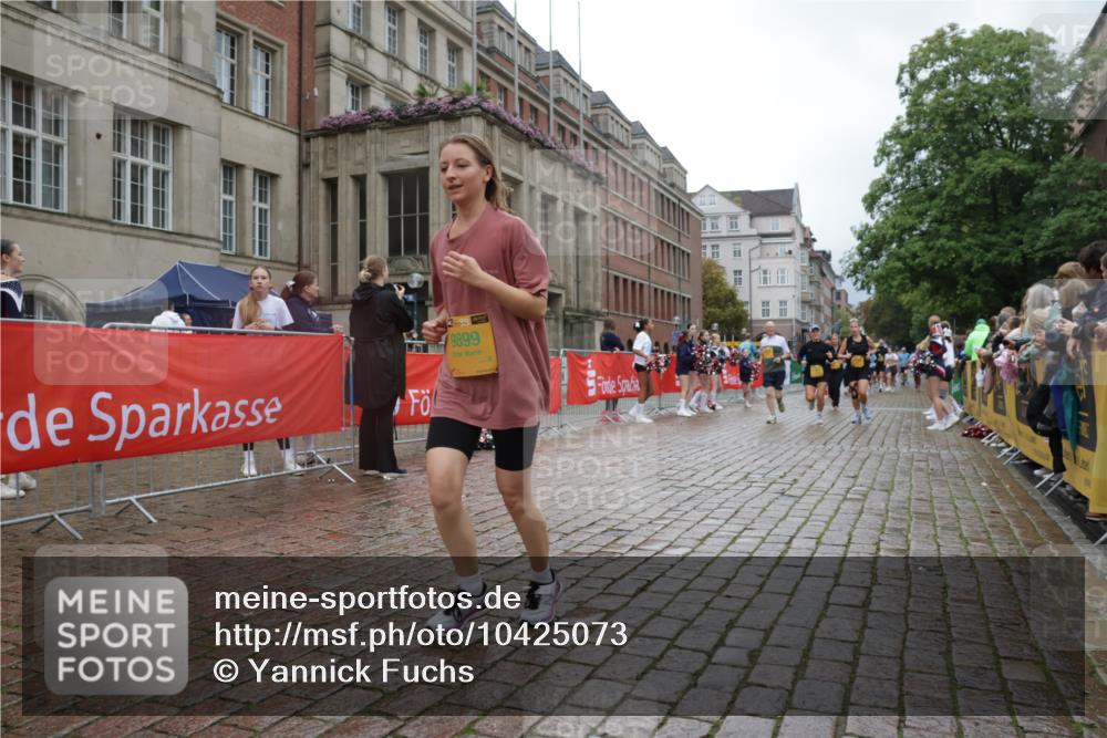 13.09.2026 - Kiel Lauf Yannick Fuchs http://msf.ph/oto/10425073 13.09.2026 11:01:36 Ziel 955, 1347, 1425, 2424, 2616, 2722, 3554, 3626, 3662, 3982, 6619, 8307, 8576, 8724, 9695, 9869, 11474, 48, 539, 823, 842, 1018, 1448, 1522, 1744, 2132, 2144, 2637, 3340, 4529, 4530, 4788, 5052, 5451, 5552, 6300, 6522, 6653, 7191, 7651, 8307, 8469, 8576, 8596, 8724, 9134, 9525, 9899, 11056, 11216, 11217, 11502, 11505, 11581, 11805, 11857, 12010, 12151, 12283, 735, 2996, 4420, 5406, 5927, 6631, 6717, 10607, 11547, 12110, 48, 190, 1314, 2144, 2658, 4529, 7516, 10885 meine-sportfotos.de