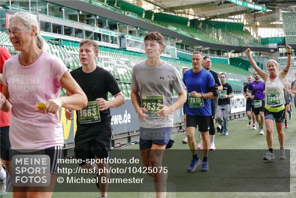 13.09.2026 - 21. swb-Marathon Bremen Michael Burmester http://msf.ph/oto/10425075 13.09.2026 13:24:22 Laufen im Stadion 137, 182, 213, 294, 324, 434, 505, 533, 548, 609, 708, 721, 723, 739, 743, 752, 892, 1178, 1273, 1331, 1463, 1471, 1491, 1515, 1597, 1598, 1746, 1788, 1830, 1944, 2095, 2211, 2252, 2267, 2271, 2286, 2312, 2323, 2433, 2445, 2465, 2475, 2483, 2495, 2497, 2503, 2506, 2526, 2554, 2571, 2644, 2768, 2776, 2833, 2936, 2968, 3005, 3211, 3252, 3282, 3288, 3289, 3292, 3298, 3306, 3312, 3347, 3364, 3381, 3390, 3395, 3423, 3447, 3505, 3559, 3727, 3770, 3819, 4231, 4466, 4467 meine-sportfotos.de