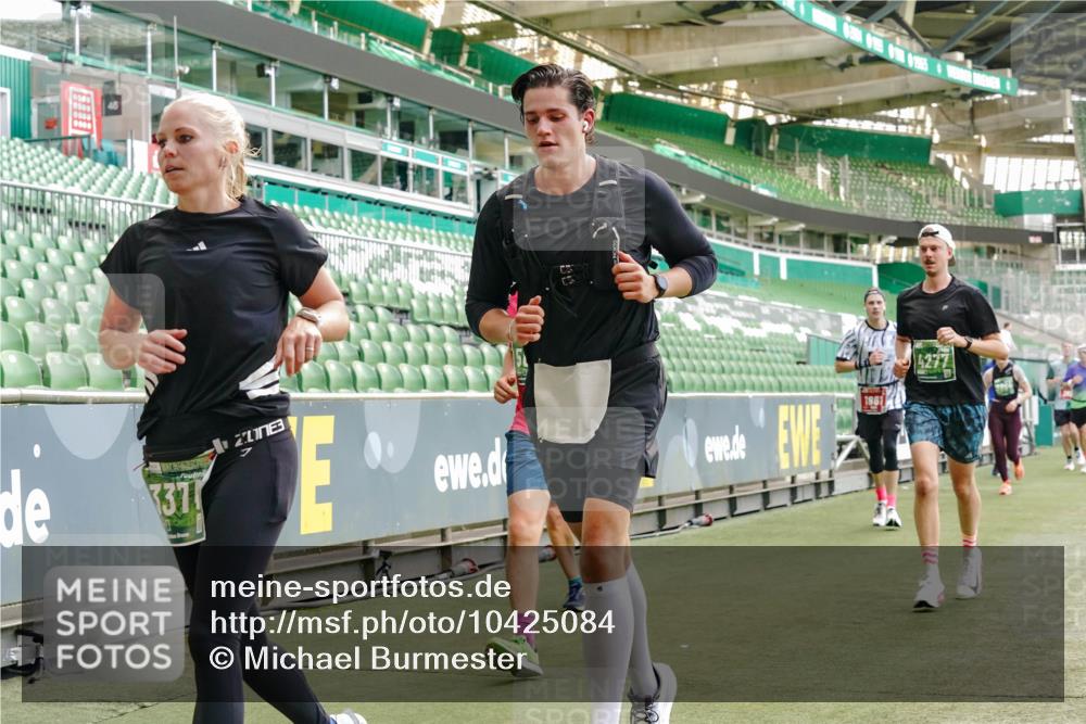 13.09.2026 - 21. swb-Marathon Bremen Michael Burmester http://msf.ph/oto/10425084 13.09.2026 13:01:27 Laufen im Stadion 135, 150, 242, 282, 318, 440, 531, 651, 687, 722, 930, 946, 1006, 1067, 1163, 1368, 1436, 1448, 1582, 1650, 1861, 1896, 1935, 1963, 2033, 2047, 2062, 2292, 2293, 2306, 2322, 2345, 2370, 2409, 2427, 2485, 2490, 2491, 2560, 2561, 2627, 2638, 2658, 2666, 2686, 2700, 2708, 2781, 2906, 2967, 2987, 3013, 3044, 3076, 3105, 3145, 3163, 3164, 3168, 3173, 3187, 3248, 3294, 3334, 3354, 3372, 3374, 3375, 3385, 3392, 3480, 3524, 3526, 3527, 3642, 3667, 3729, 3774, 3806, 3855, 3856 meine-sportfotos.de