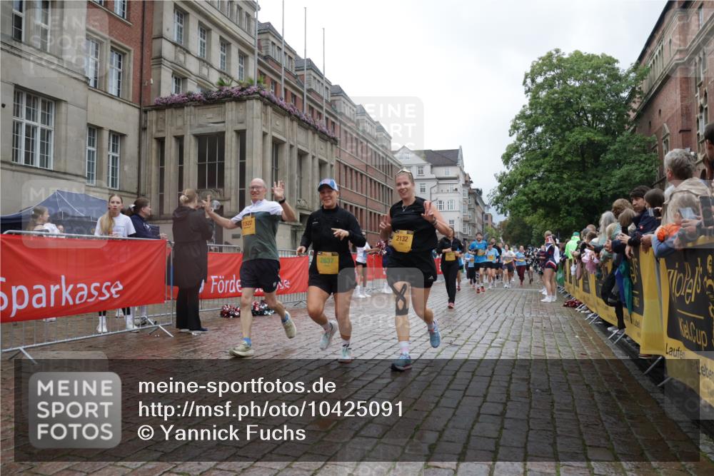 13.09.2026 - Kiel Lauf Yannick Fuchs http://msf.ph/oto/10425091 13.09.2026 11:01:40 Ziel 955, 1347, 1425, 2424, 2616, 2722, 2838, 3039, 3224, 3554, 3982, 5927, 6619, 6717, 7174, 8555, 8934, 9695, 11465, 12115, 539, 823, 842, 1018, 1448, 1522, 1744, 2132, 2424, 2637, 3340, 3626, 3662, 4788, 5052, 5451, 5552, 6300, 6522, 6653, 7191, 7651, 8307, 8469, 8576, 8596, 8724, 9134, 9525, 9869, 11056, 11216, 11217, 11474, 11502, 11505, 11581, 11805, 11857, 12010, 12151, 12283, 735, 1660, 2451, 2726, 2902, 2996, 4420, 5406, 6631, 10607, 11547, 12110, 48, 2144, 2658, 4529 meine-sportfotos.de