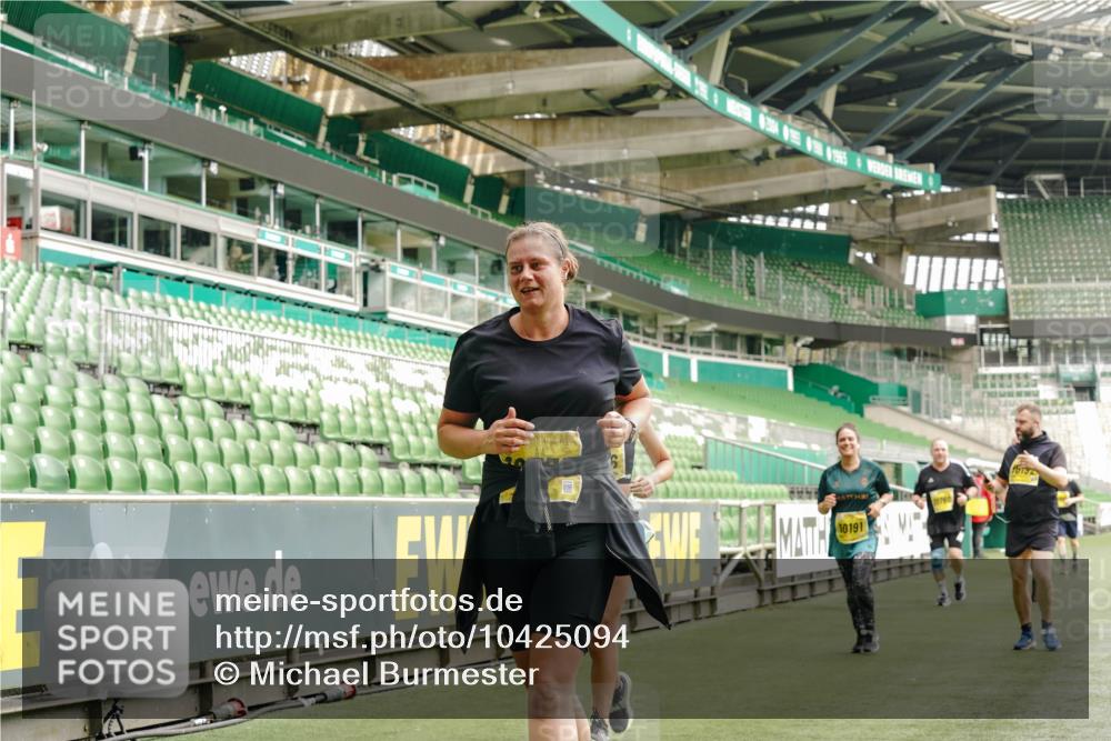 13.09.2026 - 21. swb-Marathon Bremen Michael Burmester http://msf.ph/oto/10425094 13.09.2026 10:47:39 Laufen im Stadion 10161, 10264, 10292, 10349, 10440, 10535, 10732, 10789, 10895, 10925, 10933, 10970, 11104, 11262, 11296, 11423, 11443, 11457, 11529, 11530, 11546, 11573, 11579, 11639, 11663, 11675, 11698, 12083, 12157, 12211, 12316, 12317, 12340, 12422, 12444, 12471, 12472, 12561, 10002, 10004, 10005, 10176, 10191, 10192, 10271, 10295, 10325, 10335, 10459, 10513, 10629, 10679, 10713, 10756, 10779, 10882, 10997, 10999, 11081, 11233, 11307, 11355 meine-sportfotos.de