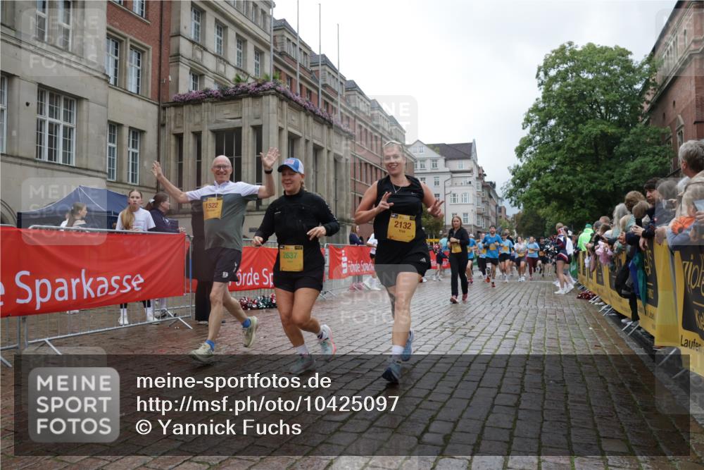 13.09.2026 - Kiel Lauf Yannick Fuchs http://msf.ph/oto/10425097 13.09.2026 11:01:40 Ziel 955, 1347, 1425, 2424, 2616, 2722, 2838, 3039, 3224, 3554, 3982, 5927, 6619, 6717, 7174, 8555, 8934, 9695, 11465, 12115, 539, 823, 842, 1018, 1448, 1522, 1744, 2132, 2424, 2637, 3340, 3626, 3662, 4788, 5052, 5451, 5552, 6300, 6522, 6653, 7191, 7651, 8307, 8469, 8576, 8596, 8724, 9134, 9525, 9869, 11056, 11216, 11217, 11474, 11502, 11505, 11581, 11805, 11857, 12010, 12151, 12283, 735, 1660, 2451, 2726, 2902, 2996, 4420, 5406, 6631, 10607, 11547, 12110, 48, 2144, 2658, 4529 meine-sportfotos.de