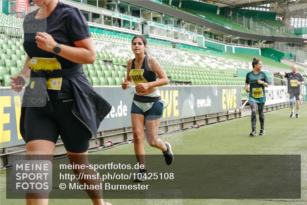 13.09.2026 - 21. swb-Marathon Bremen Michael Burmester http://msf.ph/oto/10425108 13.09.2026 10:47:40 Laufen im Stadion 10161, 10264, 10292, 10349, 10440, 10535, 10732, 10789, 10895, 10925, 10933, 10970, 11104, 11262, 11296, 11423, 11443, 11457, 11529, 11530, 11546, 11573, 11579, 11639, 11663, 11675, 11698, 12083, 12157, 12211, 12316, 12317, 12340, 12422, 12444, 12471, 12472, 12561, 10002, 10004, 10005, 10176, 10191, 10192, 10271, 10295, 10325, 10335, 10459, 10513, 10629, 10679, 10713, 10756, 10779, 10882, 10997, 10999, 11081, 11233, 11307, 11355 meine-sportfotos.de