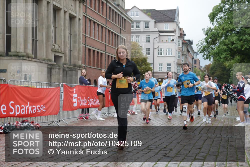 13.09.2026 - Kiel Lauf Yannick Fuchs http://msf.ph/oto/10425109 13.09.2026 11:01:42 Ziel 955, 1347, 1425, 2616, 2722, 2838, 3039, 3224, 3554, 3982, 5406, 5927, 6619, 6631, 6717, 7174, 8555, 8934, 9695, 11465, 11547, 12115, 539, 823, 842, 1018, 1448, 1522, 1744, 2424, 2637, 3340, 3626, 3662, 4788, 5052, 5451, 5552, 6300, 6522, 6653, 7191, 7651, 8307, 8469, 8576, 8596, 8724, 9134, 9525, 9869, 11056, 11216, 11217, 11474, 11502, 11505, 11581, 11805, 11857, 12010, 12151, 12283, 735, 1651, 1660, 2451, 2726, 2902, 2958, 2996, 4420, 10607, 12110, 48, 2144, 2658, 4529 meine-sportfotos.de