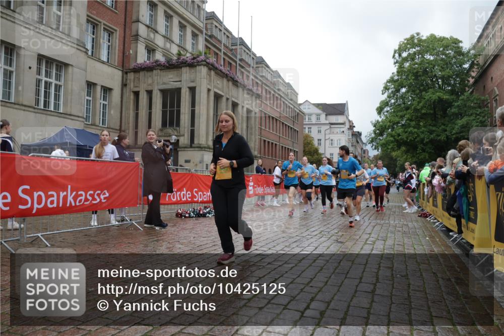 13.09.2026 - Kiel Lauf Yannick Fuchs http://msf.ph/oto/10425125 13.09.2026 11:01:43 Ziel 955, 1347, 1425, 2616, 2722, 2838, 3039, 3224, 3554, 3982, 5406, 5927, 6619, 6631, 6717, 7174, 8555, 8934, 9695, 10607, 11465, 11547, 12115, 539, 823, 842, 955, 1018, 1448, 1744, 2424, 3340, 3626, 3662, 4788, 5052, 5451, 5552, 6300, 6522, 6653, 7191, 7651, 8307, 8469, 8576, 8596, 8724, 9134, 9525, 9869, 11056, 11216, 11217, 11474, 11502, 11505, 11581, 11805, 11857, 12010, 12151, 12283, 540, 651, 735, 1651, 1660, 2451, 2726, 2902, 2958, 2996, 4420, 12110, 48, 2144, 4529 meine-sportfotos.de