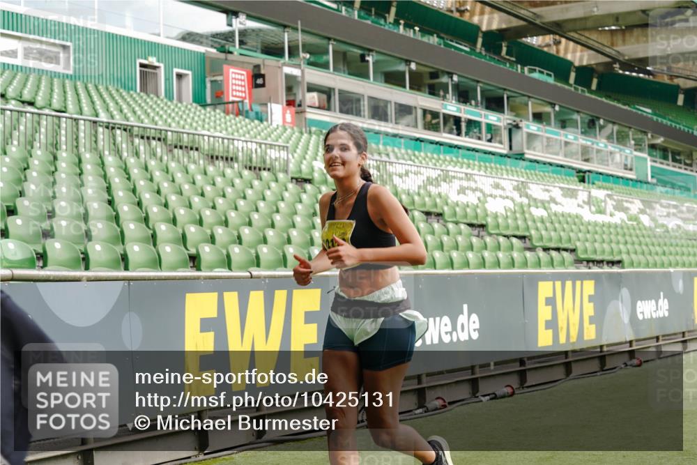 13.09.2026 - 21. swb-Marathon Bremen Michael Burmester http://msf.ph/oto/10425131 13.09.2026 10:47:41 Laufen im Stadion 10161, 10264, 10292, 10349, 10407, 10440, 10535, 10732, 10789, 10895, 10925, 10933, 10970, 11104, 11262, 11296, 11423, 11443, 11457, 11529, 11530, 11546, 11573, 11579, 11639, 11663, 11675, 11698, 12083, 12157, 12211, 12316, 12317, 12340, 12422, 12444, 12471, 12472, 12542, 12561, 10002, 10004, 10005, 10176, 10191, 10192, 10271, 10295, 10325, 10335, 10459, 10513, 10629, 10679, 10713, 10756, 10779, 10882, 10979, 10997, 10999, 11081, 11233, 11307, 11355 meine-sportfotos.de