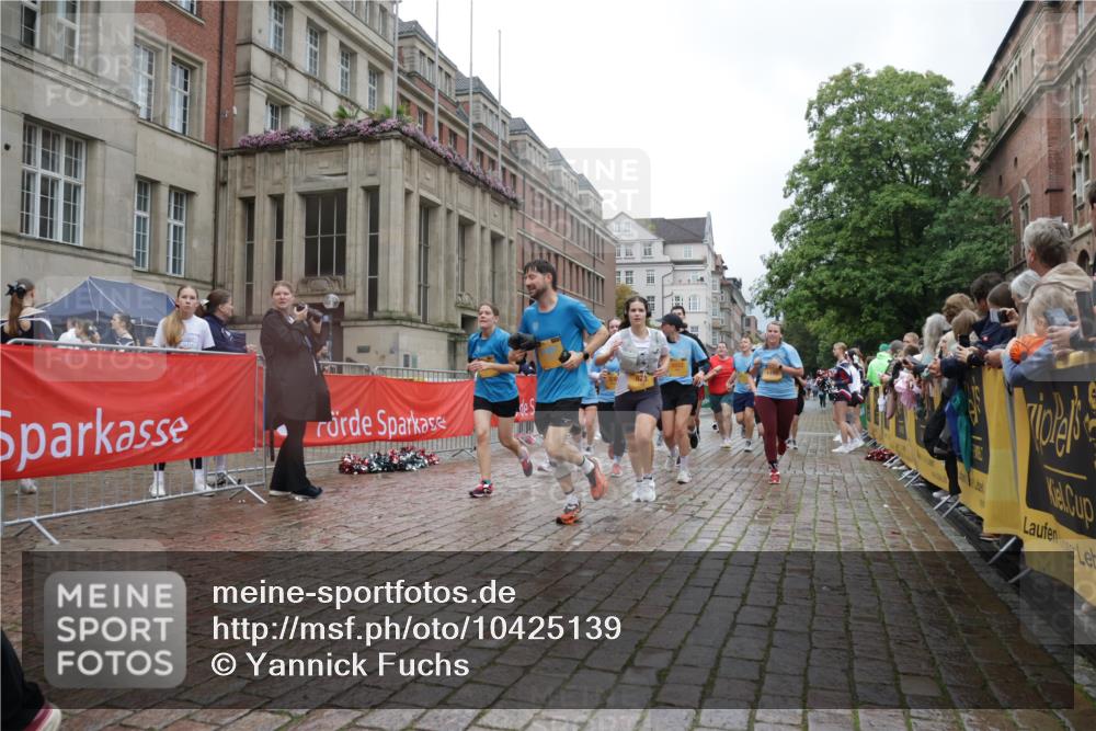 13.09.2026 - Kiel Lauf Yannick Fuchs http://msf.ph/oto/10425139 13.09.2026 11:01:44 Ziel 1347, 1425, 2616, 2722, 2838, 3039, 3224, 3554, 3982, 5406, 5927, 6619, 6631, 6717, 7174, 8555, 8934, 9695, 10607, 11465, 11547, 12115, 539, 823, 842, 955, 1018, 1448, 1744, 2424, 3340, 3626, 3662, 4788, 5052, 5451, 5552, 6300, 6522, 6653, 7191, 7651, 8307, 8469, 8576, 8596, 8724, 9134, 9525, 9869, 11056, 11216, 11217, 11474, 11502, 11505, 11581, 11805, 11857, 12010, 12151, 12283, 540, 651, 709, 735, 845, 1651, 1660, 2451, 2726, 2902, 2958, 2996, 4420, 12110 meine-sportfotos.de