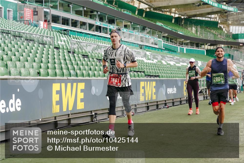 13.09.2026 - 21. swb-Marathon Bremen Michael Burmester http://msf.ph/oto/10425144 13.09.2026 13:01:31 Laufen im Stadion 135, 150, 242, 282, 318, 440, 531, 651, 687, 722, 930, 946, 1006, 1067, 1163, 1250, 1368, 1436, 1448, 1582, 1650, 1861, 1896, 1935, 1963, 2033, 2047, 2062, 2292, 2293, 2306, 2322, 2345, 2370, 2378, 2409, 2427, 2485, 2490, 2491, 2560, 2561, 2627, 2638, 2658, 2666, 2700, 2708, 2781, 2906, 2967, 2987, 3013, 3044, 3076, 3105, 3145, 3163, 3164, 3168, 3173, 3187, 3248, 3294, 3334, 3354, 3372, 3374, 3375, 3385, 3392, 3480, 3524, 3526, 3527, 3642, 3667, 3729, 3774, 3806, 3855, 3856 meine-sportfotos.de